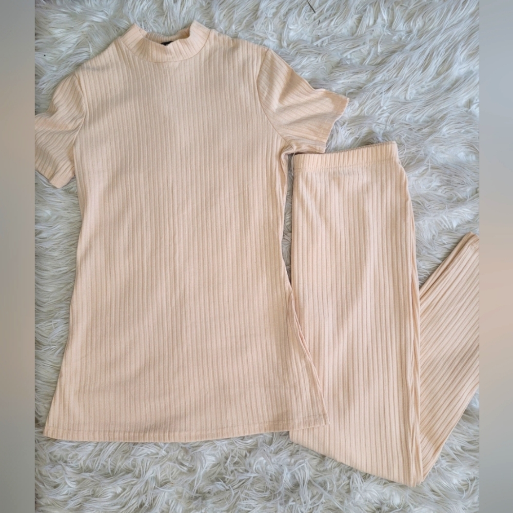 ChicMe Pants Set Sandy Ribbed Short Sleeve High Neck Women's NWT - Picture 5 of 7